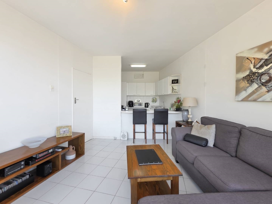 1 Bedroom Property for Sale in Vredehoek Western Cape